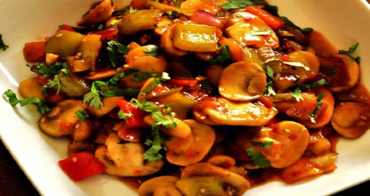 خوراک گوشت و قارچ
